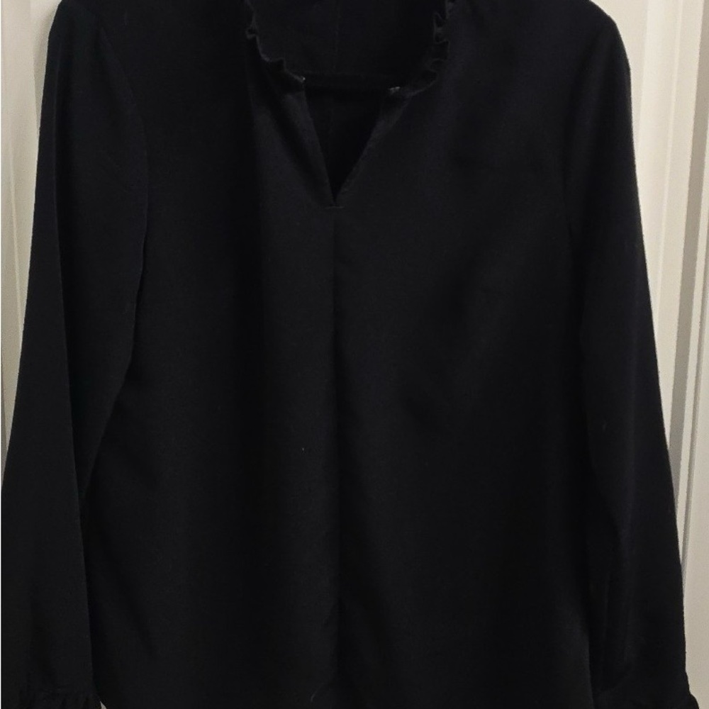 Banana Republic Women’s Black Long-Sleeve Ruffle-Neck Blouse – Medium